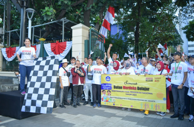 Semarakkan Hardiknas 2023, Kemendikbudristek Selenggarakan Jalan Sehat Serentak di Seluruh Provinsi
